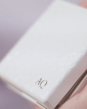 Load and play video in Gallery viewer, AQ Radiant Glow Lifting Cushion Foundation SPF35/PA+++ 15g (Refill only)
